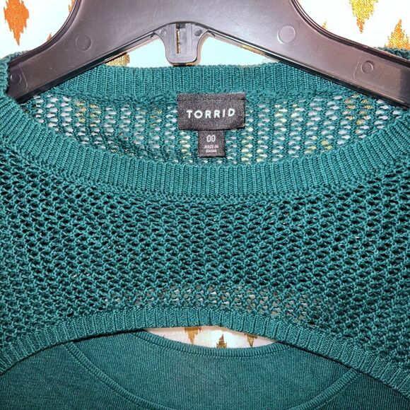 Torrid crochet pull over front slit sweater emerald green size 00 - Picture 6 of 6